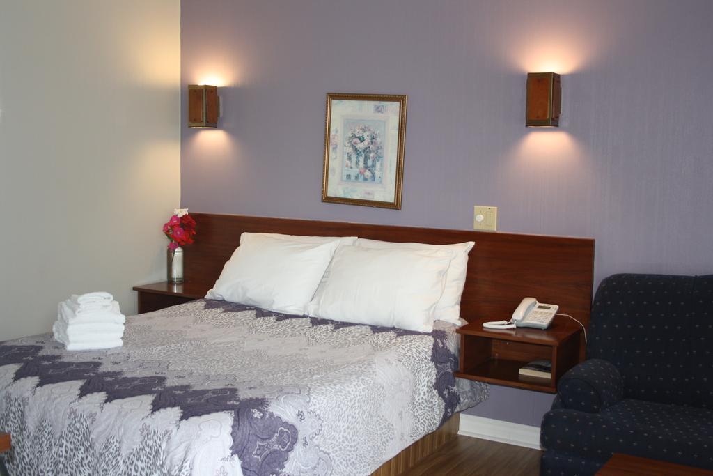 Au Doc Motel Repentigny Szoba fotó