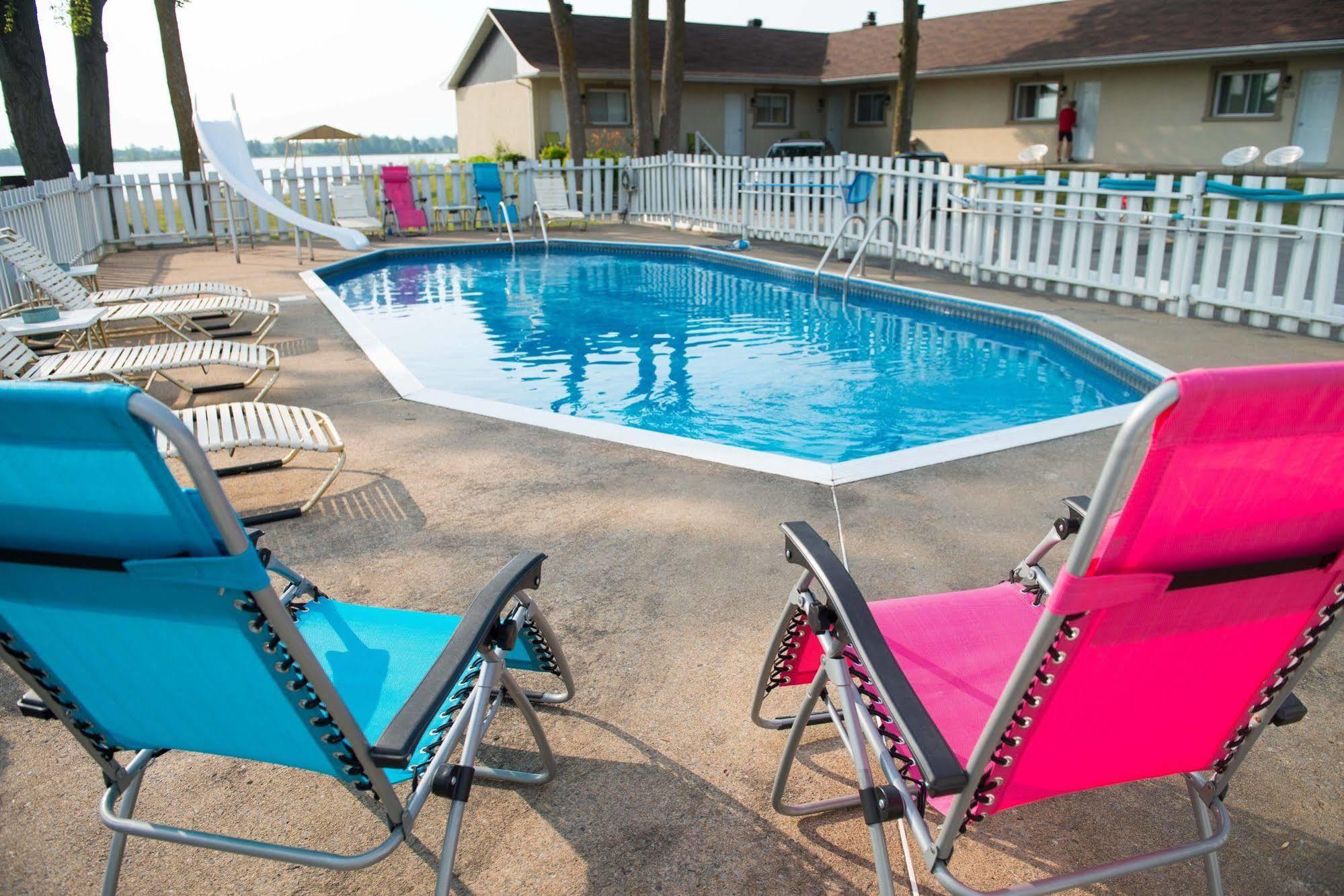 Au Doc Motel Repentigny Kültér fotó
