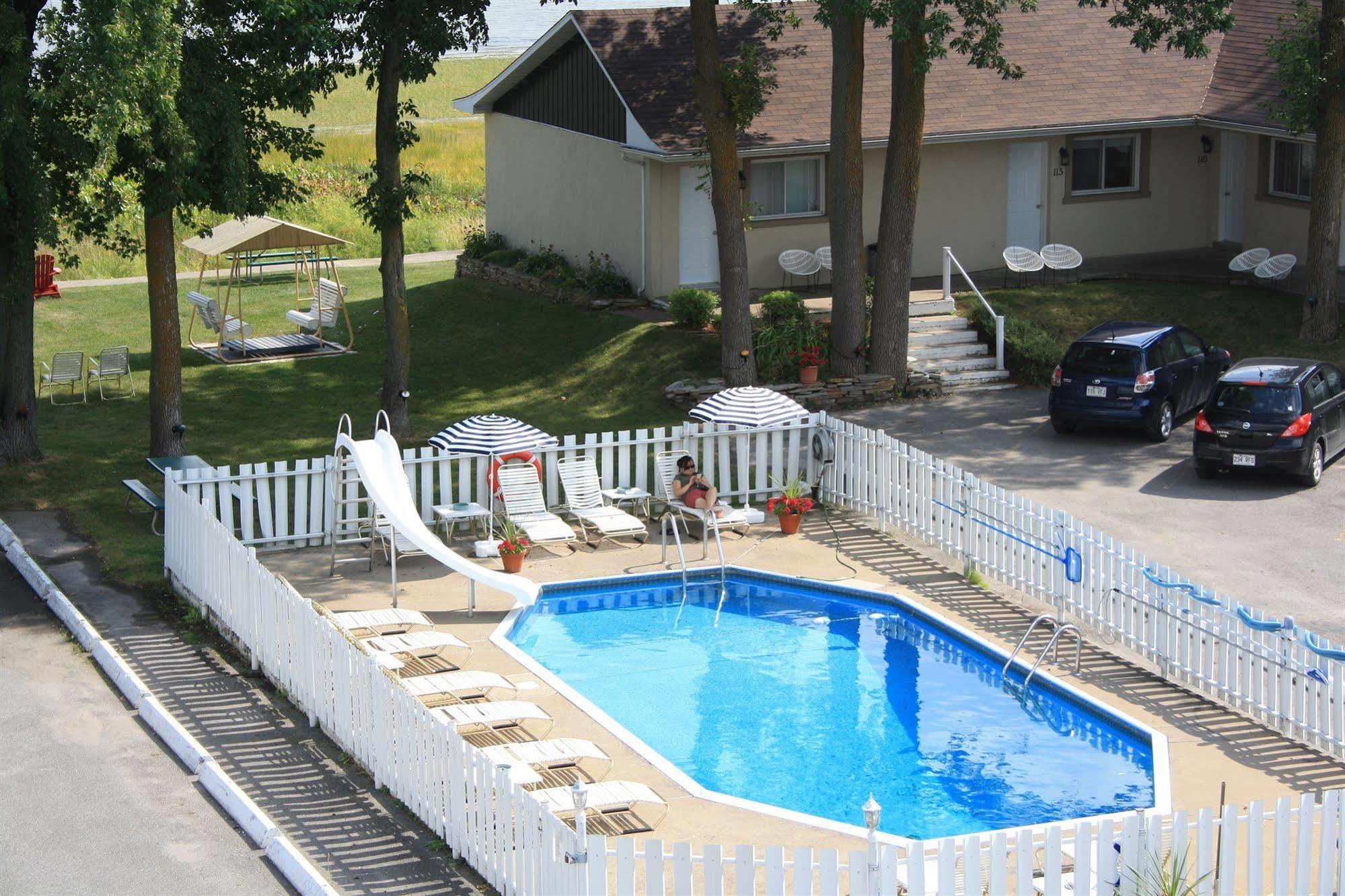 Au Doc Motel Repentigny Kültér fotó