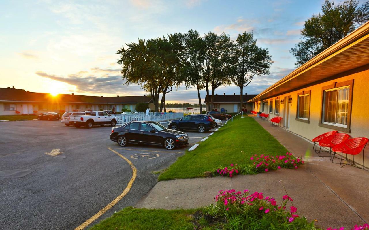 Au Doc Motel Repentigny Kültér fotó